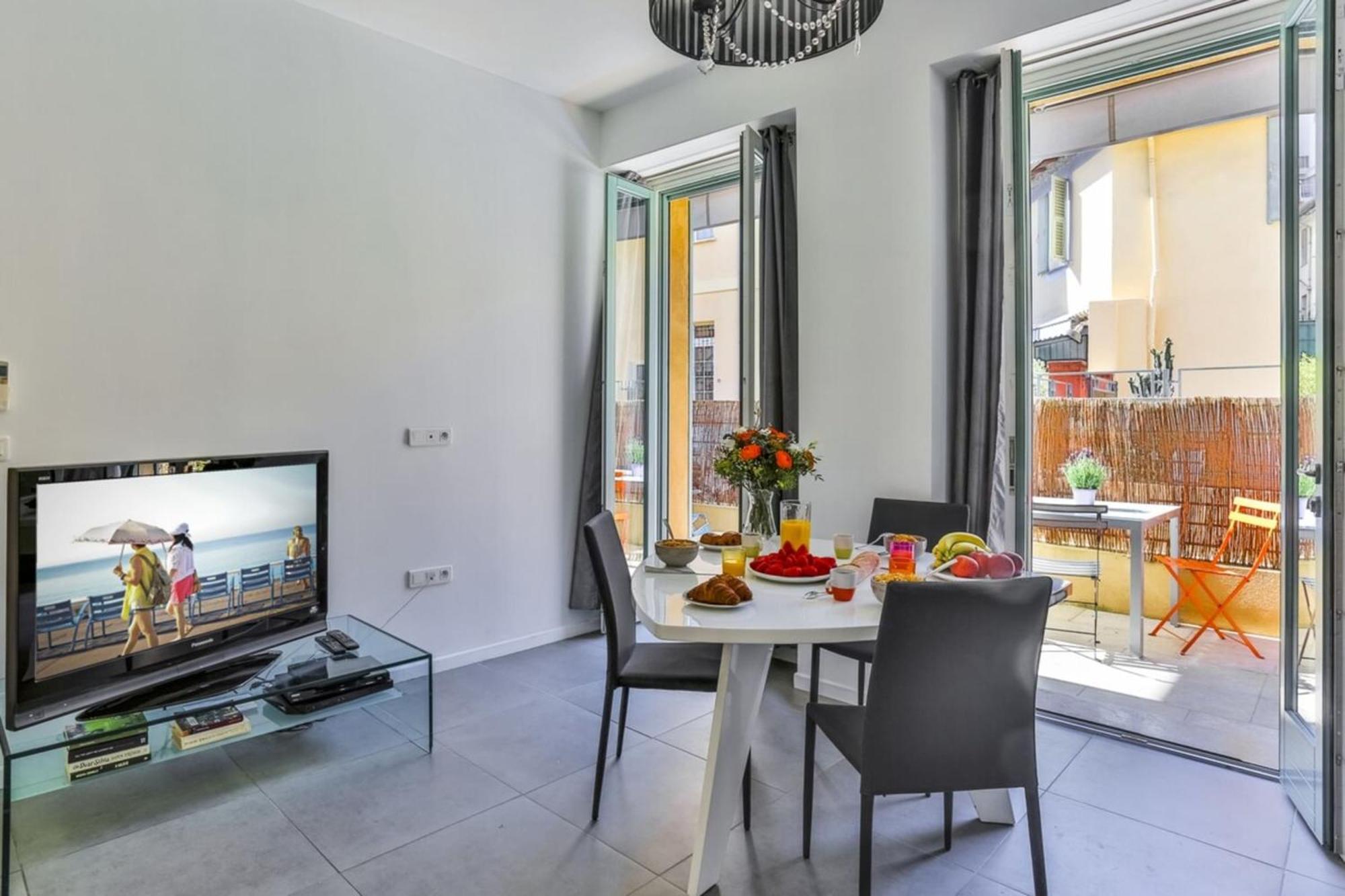 France 82 D - 2 Rooms - Terrace - 1 Min To The Sea Nice Buitenkant foto